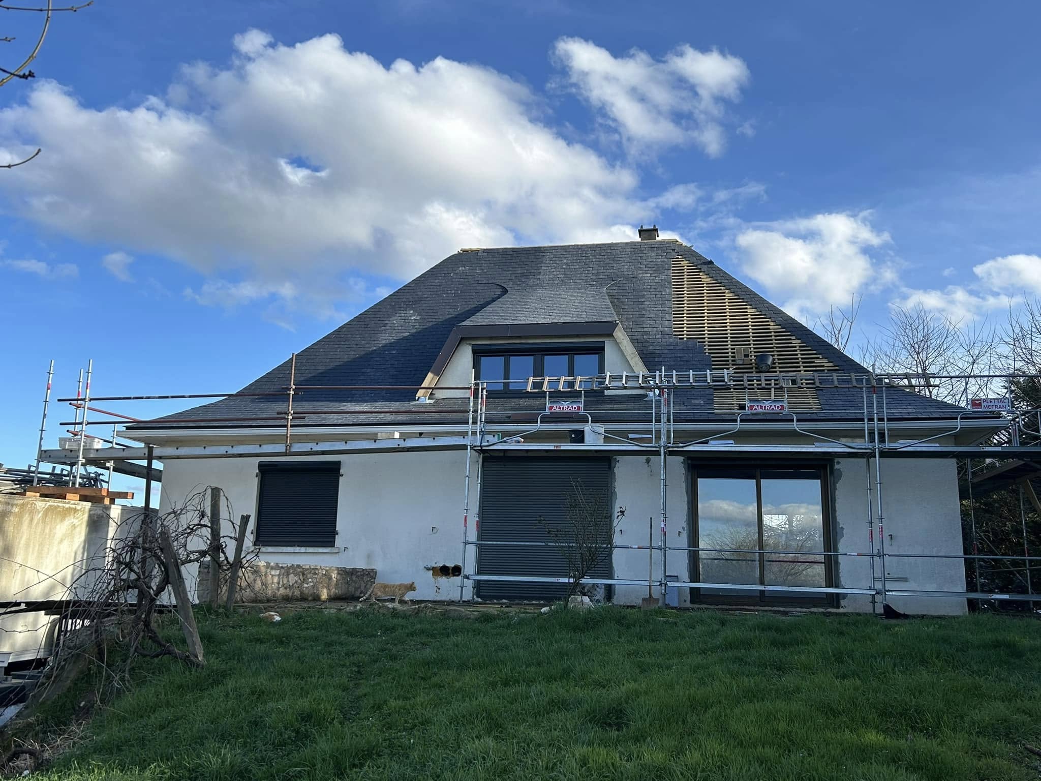 Chantier en ardoise en cours de réalisation